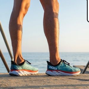 HOKA ONE ONE Clifton 8 Men’s Sneaker